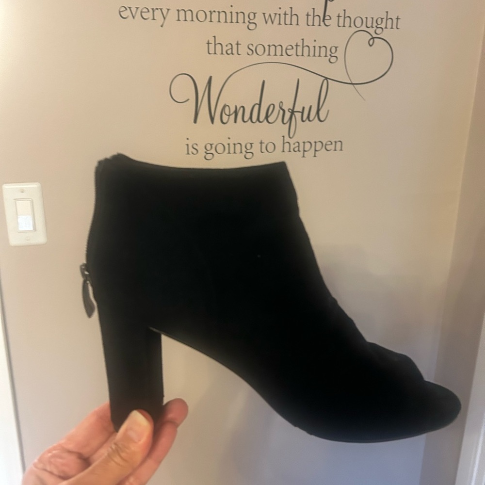 Vaneli suede open toe bootie brand new never worn NO BOX